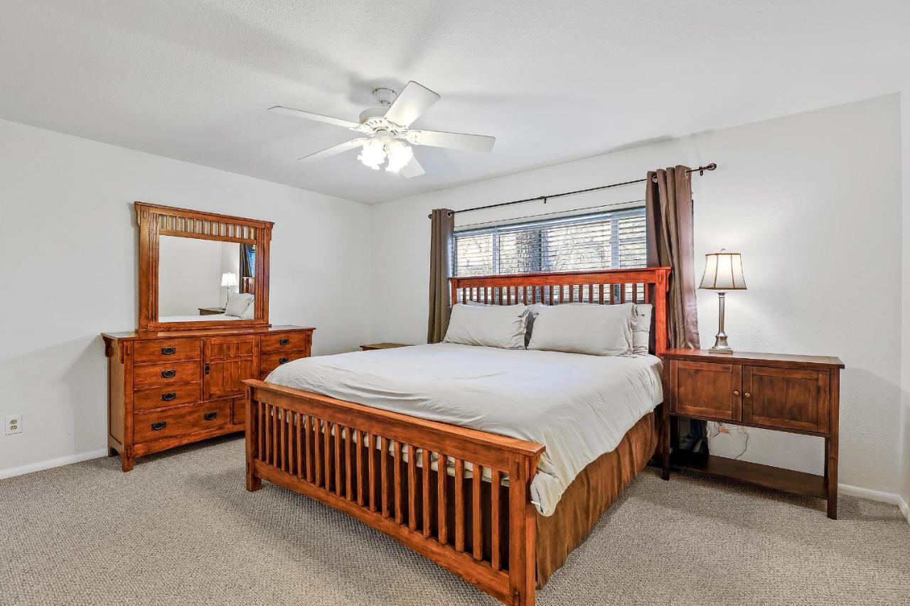Captivating Continental Country Club Retreat With 4 Bdr And Spacious Deck! Flagstaff Esterno foto