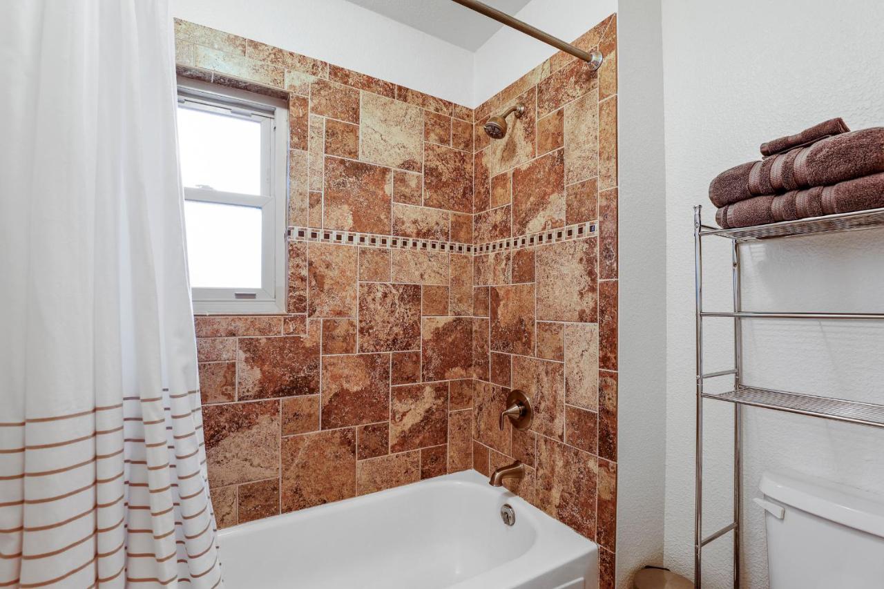 Captivating Continental Country Club Retreat With 4 Bdr And Spacious Deck! Flagstaff Esterno foto