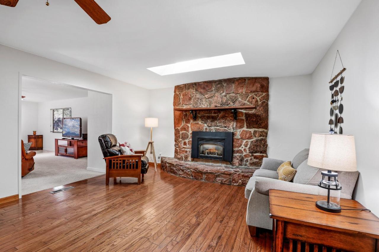 Captivating Continental Country Club Retreat With 4 Bdr And Spacious Deck! Flagstaff Esterno foto